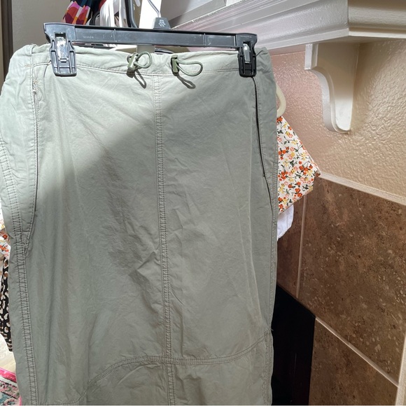 Urban Outfitters Cargo Toggle Maxi Army Green skirt - Picture 4 of 5